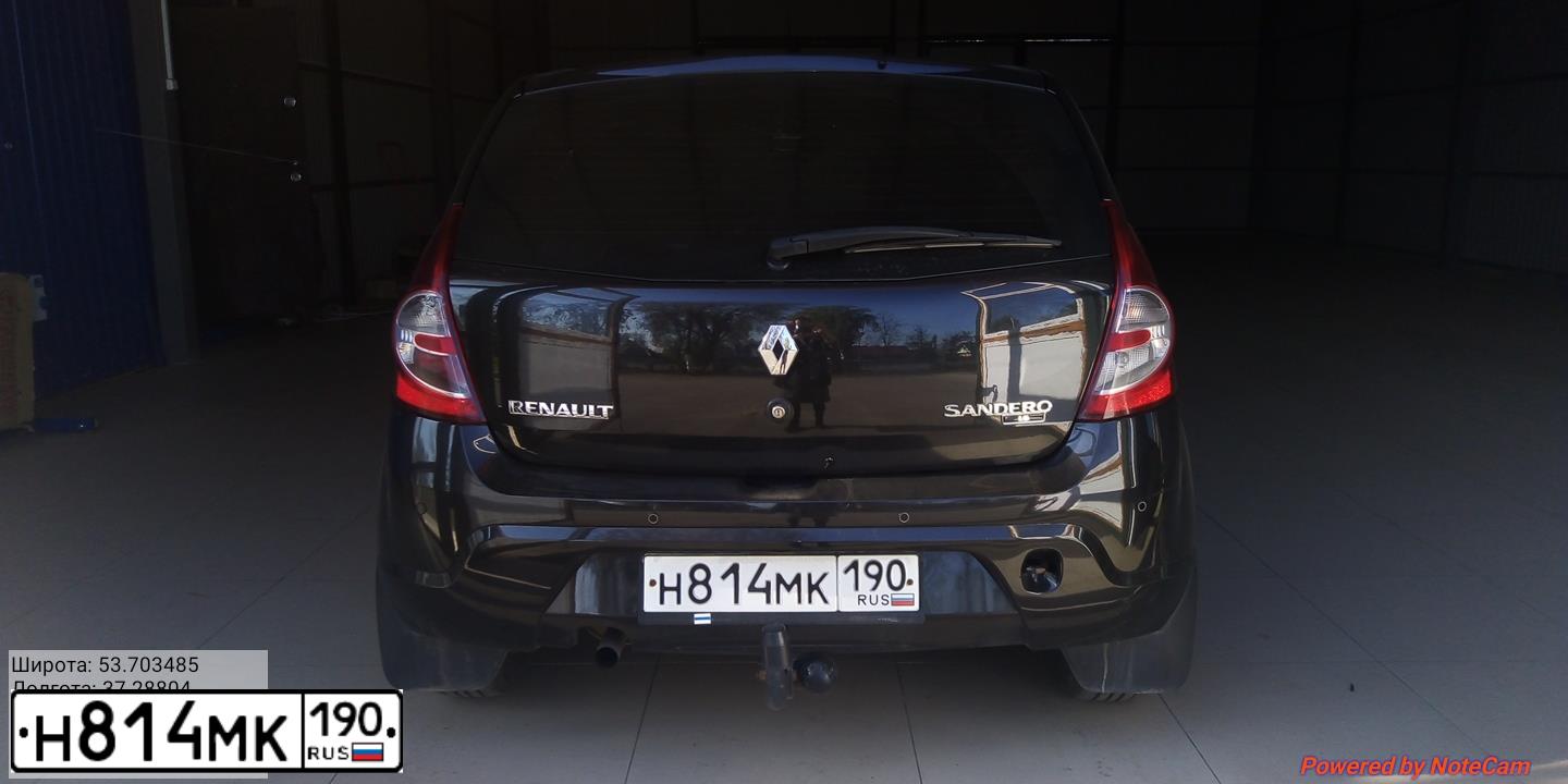 Фото автомобиля RENAULT SANDERO, 2010 — госномер Н814МК190. Цвет: ЧЕРНЫЙ