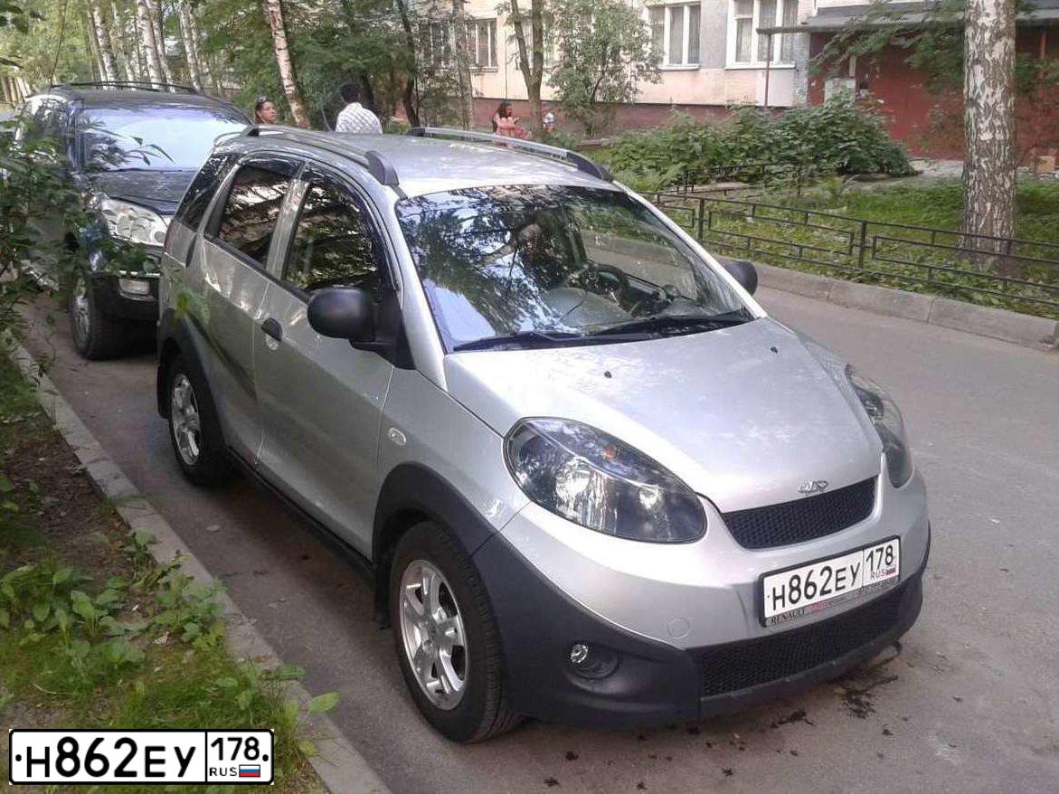 Фото автомобиля CHERY INDIS /S18/, 2012 — госномер Н862ЕУ178. Цвет: Серебристый