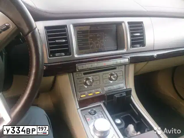Фото автомобиля JAGUAR XF-SERIE, 2010 — госномер У334ВР197. Цвет: Коричневый