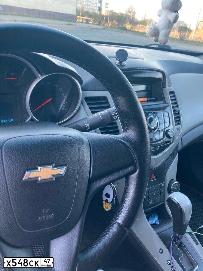 Фото автомобиля CHEVROLET CRUZE, 2012 — госномер М670ВК35. Цвет: Белый