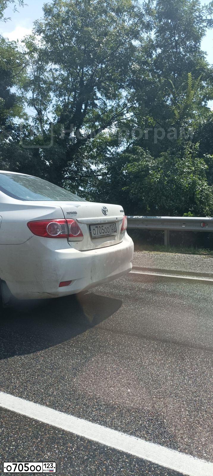 Фото автомобиля TOYOTA COROLLA, 2012 — госномер О705ОО123. Цвет: Белый