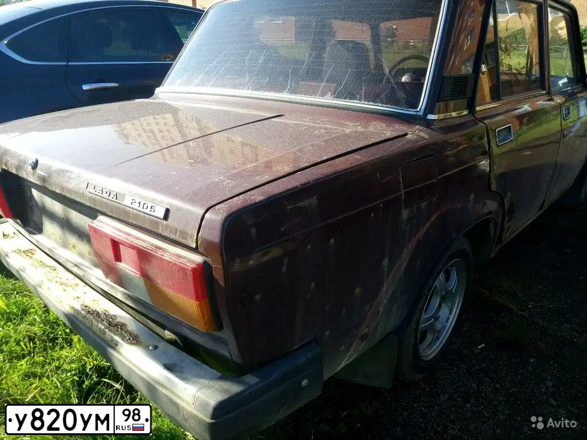 Фото автомобиля HYUNDAI ACCENT, 1995 — госномер У820УМ98. Цвет: Красный