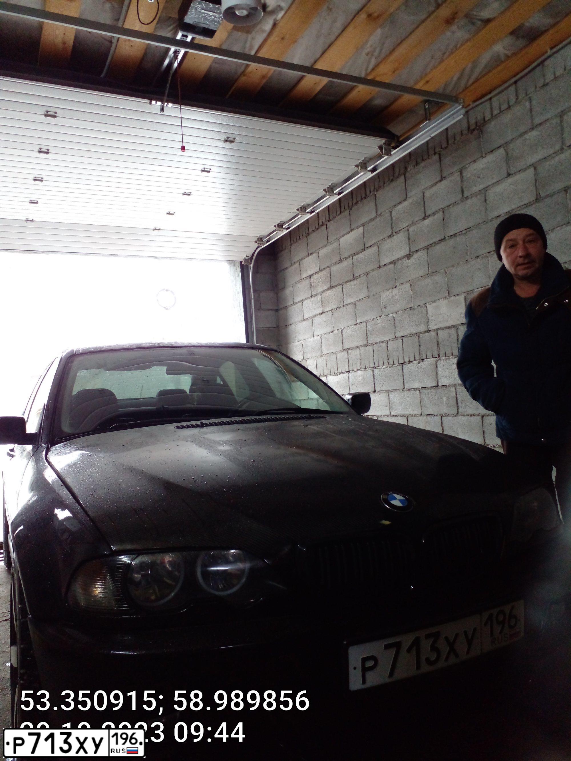 Фото автомобиля BMW 320, 1998 — госномер У902ВО774. Цвет: ЧЕРНЫЙ