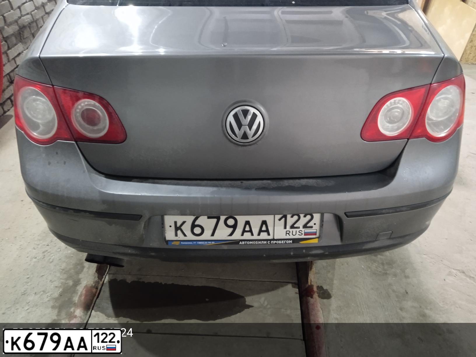 Фото автомобиля VOLKSWAGEN PASSAT, 2006 — госномер К679АА122. Цвет: СЕРЫЙ