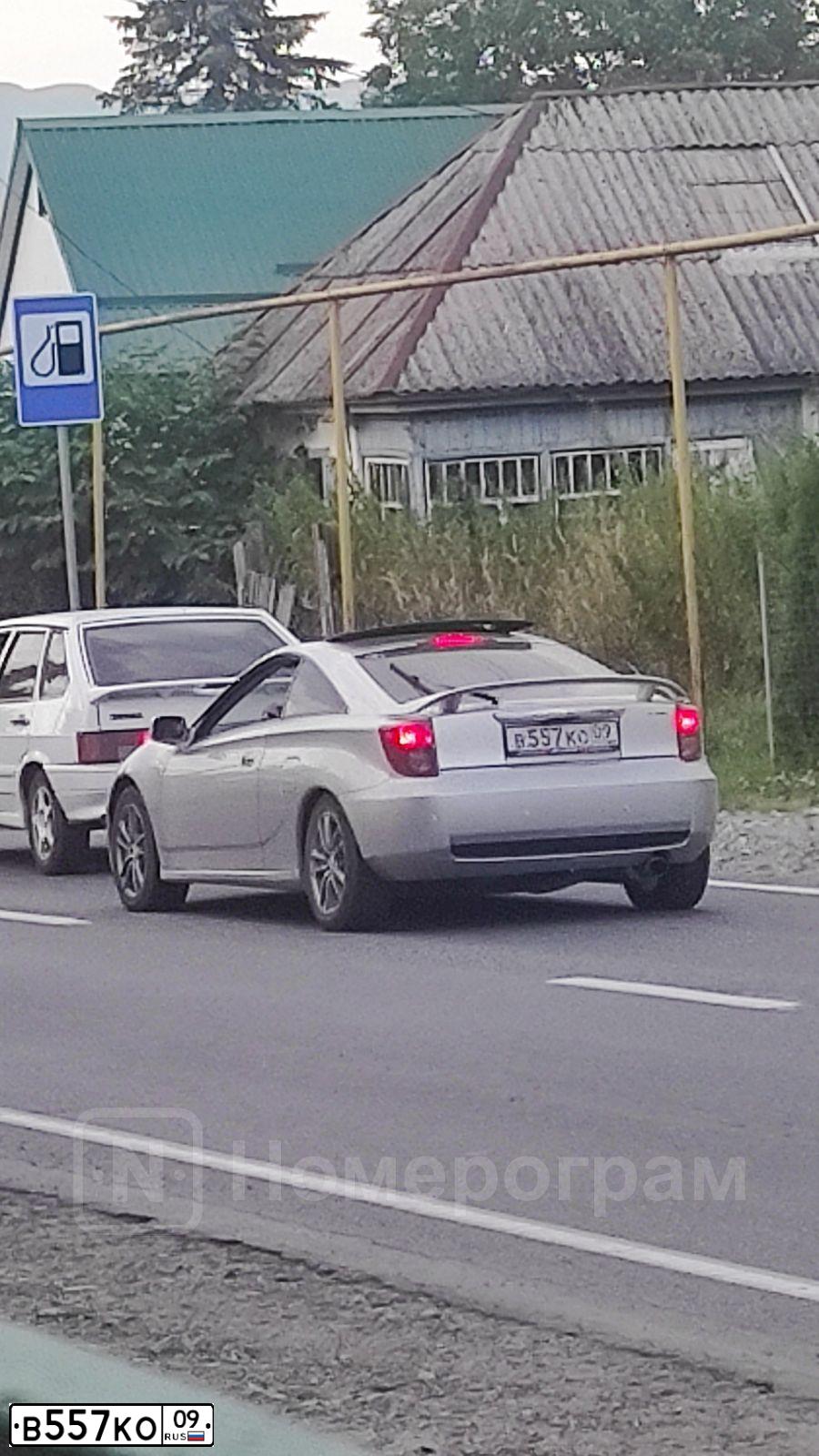 Фото автомобиля TOYOTA CELICA, 2003 — госномер В557КО09. Цвет: Серебристый