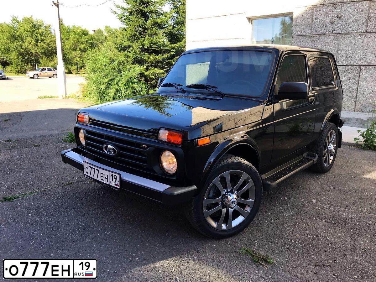 Фото автомобиля LADA 2121 NIVA, 2019 — госномер О777ЕН19. Цвет: ЧЕРНЫЙ