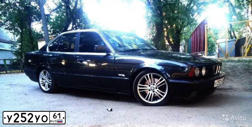 Фото автомобиля BMW SERIE 5, 1992 — госномер У252УО61. Цвет: ЧЕРНЫЙ