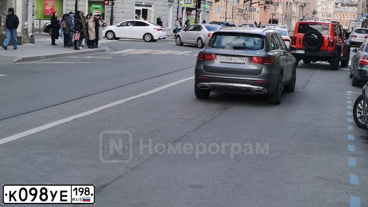 Фото автомобиля MERCEDES-BENZ GLC200, 2021 — госномер Т907АС198. Цвет: СЕРЫЙ