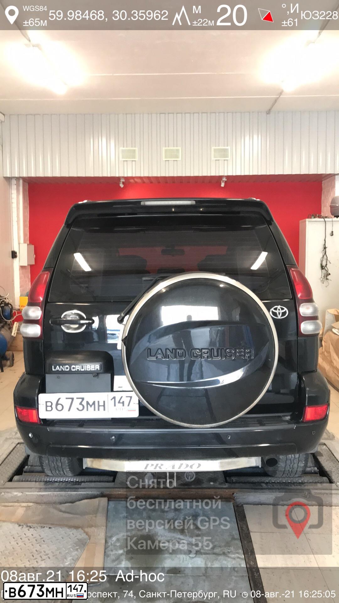 Фото автомобиля TOYOTA LANDCRUISER, 2003 — госномер О923СА178. Цвет: ЧЕРНЫЙ
