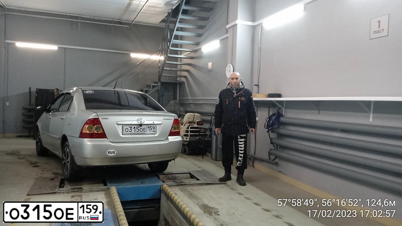 Фото автомобиля TOYOTA COROLLA, 2004 — госномер О315ОЕ159. Цвет: СЕРЕБРИТЫЙ