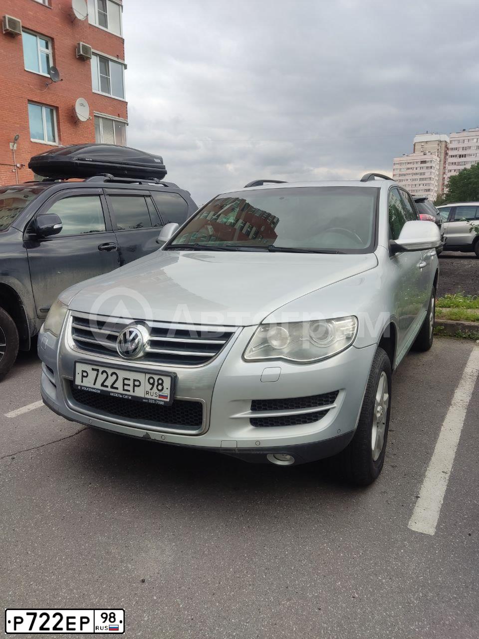 Фото автомобиля VOLKSWAGEN TOUAREG, 2007 — госномер В599КВ252