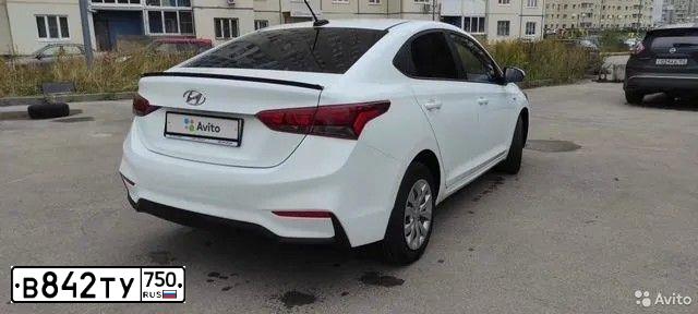 Фото автомобиля HYUNDAI SOLARIS, 2018 — госномер Х352ОН152. Цвет: Белый