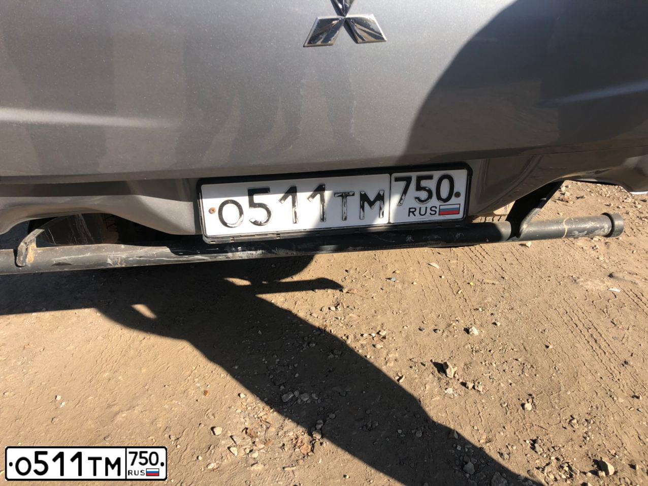 Фото автомобиля MITSUBISHI L 200, 2017 — госномер О726СН790. Цвет: Серый