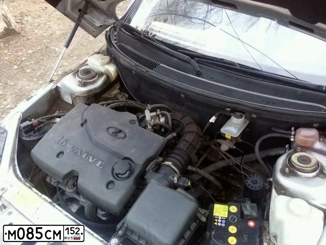 Фото автомобиля LADA 2112, 2007 — госномер Т664СМ152. Цвет: СВЕТЛО-СЕРЫЙ