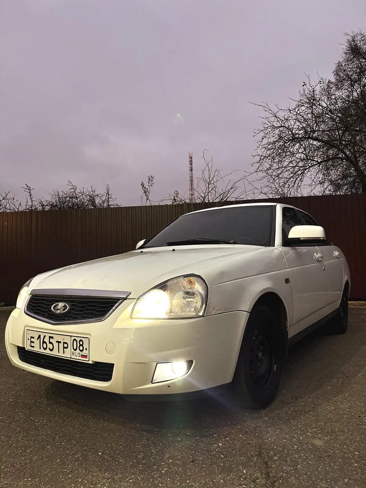 Фото автомобиля LADA 2170 PRIORA, 2012 — госномер Е575ОА08. Цвет: Белый