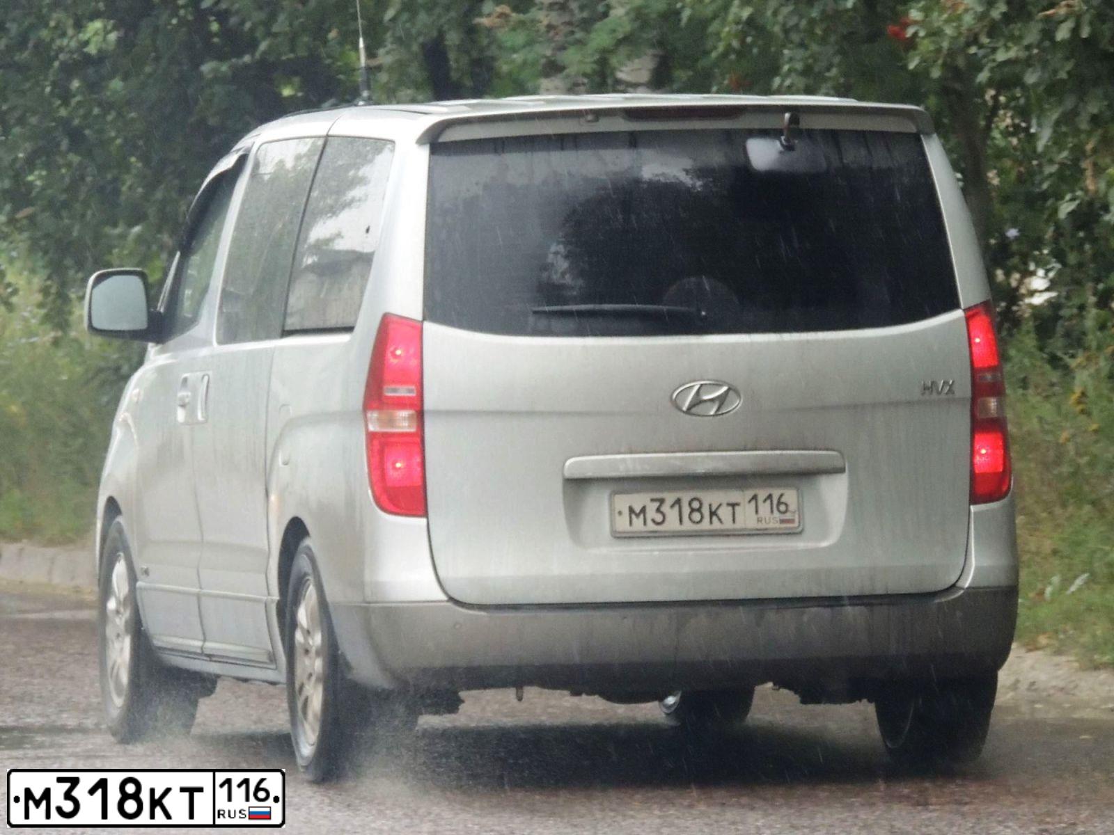 Фото автомобиля HYUNDAI GRAND STAREX, 2008 — госномер С720ХТ12. Цвет: СЕРЫЙ