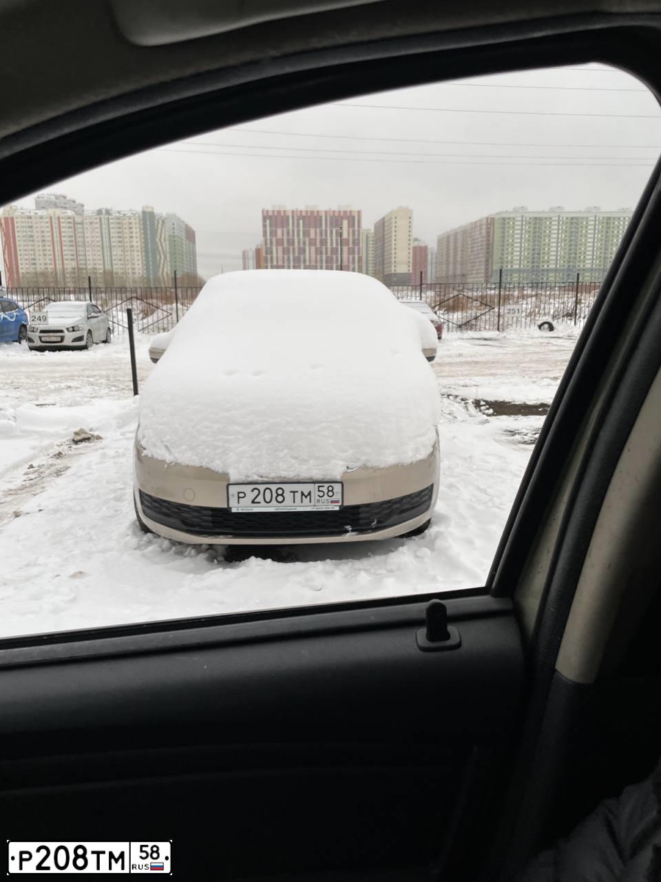 Фото автомобиля SKODA A RAPID, 2019 — госномер Р208ТМ58. Цвет: БЕЖЕВЫЙ