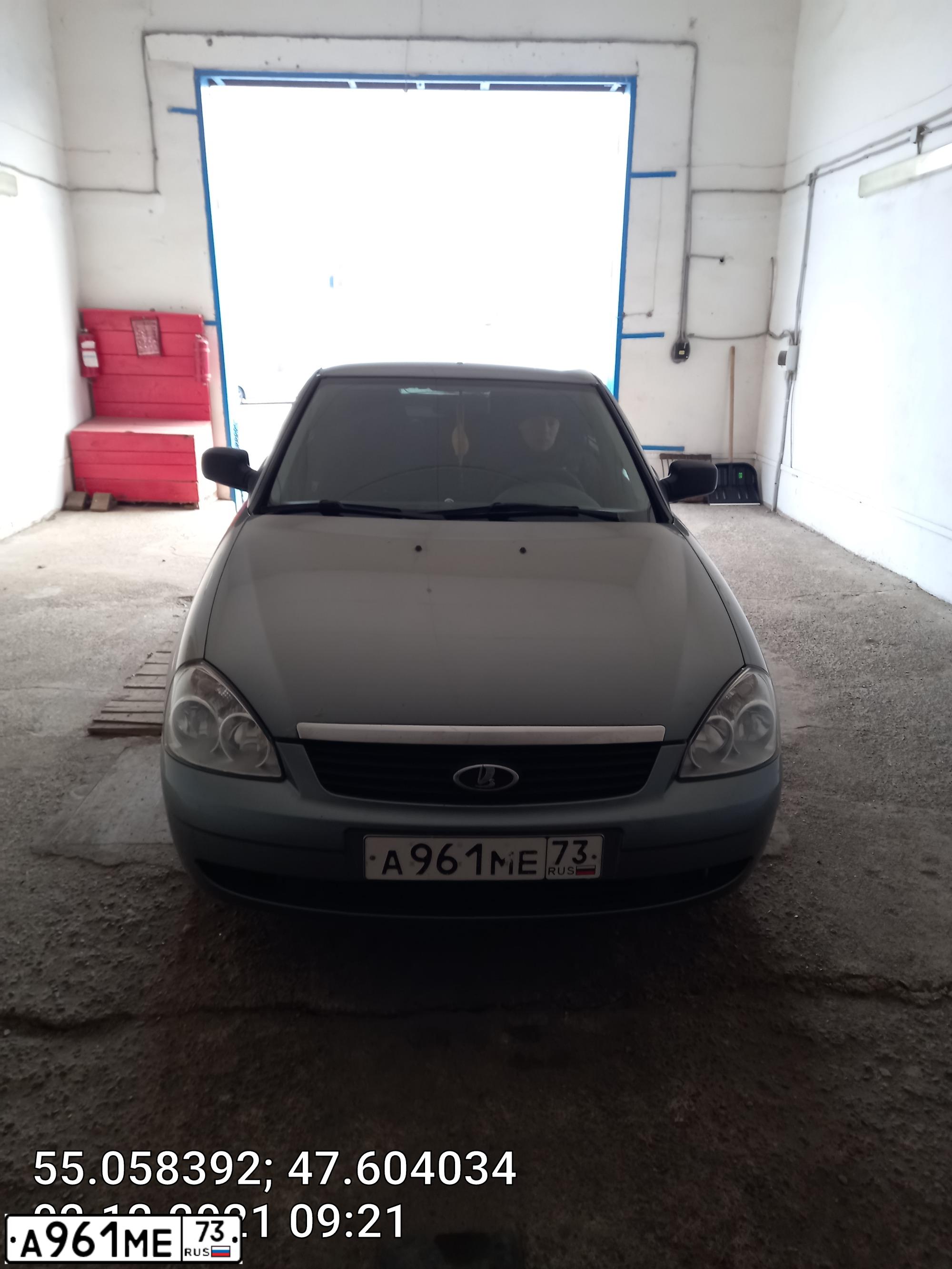 Фото автомобиля LADA 217230 ЛАДА ПРИОРА, 2011 — госномер О815ОС196. Цвет: СРЕДНИЙ СЕРО-ЗЕЛЕНЫЙ МЕТ.