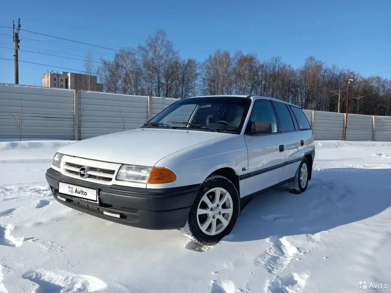 Фото автомобиля OPEL ASTRA, 1992 — госномер У680КВ790. Цвет: Белый