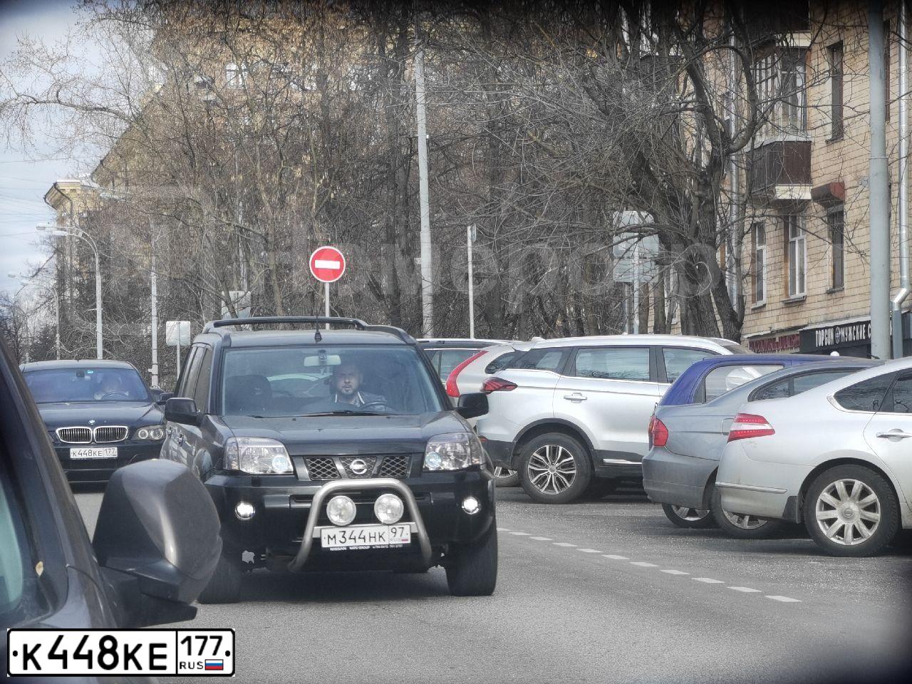 Фото автомобиля BMW SERIE 7, 2006 — госномер К448КЕ177. Цвет: ТЕМНО-СИНИЙ