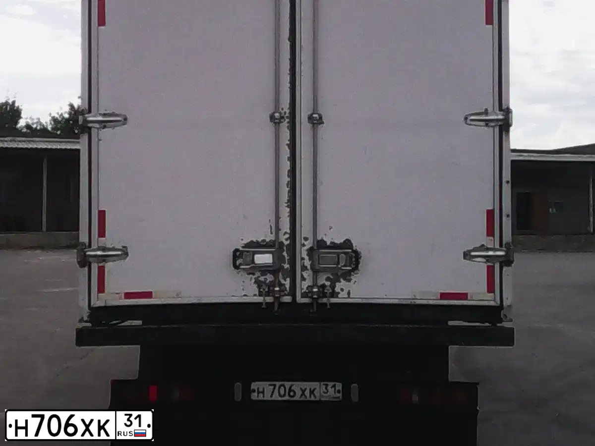 Фото автомобиля GAZ 3310 WALDAI, 2014 — госномер У031КТ31. Цвет: Белый