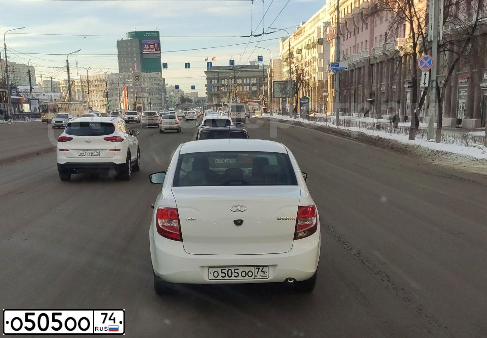 Фото автомобиля LADA 2107, 2009 — госномер О726НО196. Цвет: ЯРКО-БЕЛЫЙ