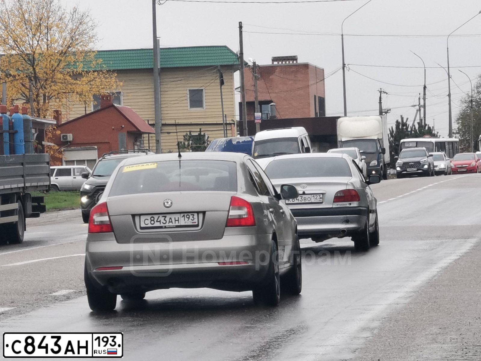 Фото автомобиля SKODA OCTAVIA, 2010 — госномер С843АН193. Цвет: СЕРЫЙ