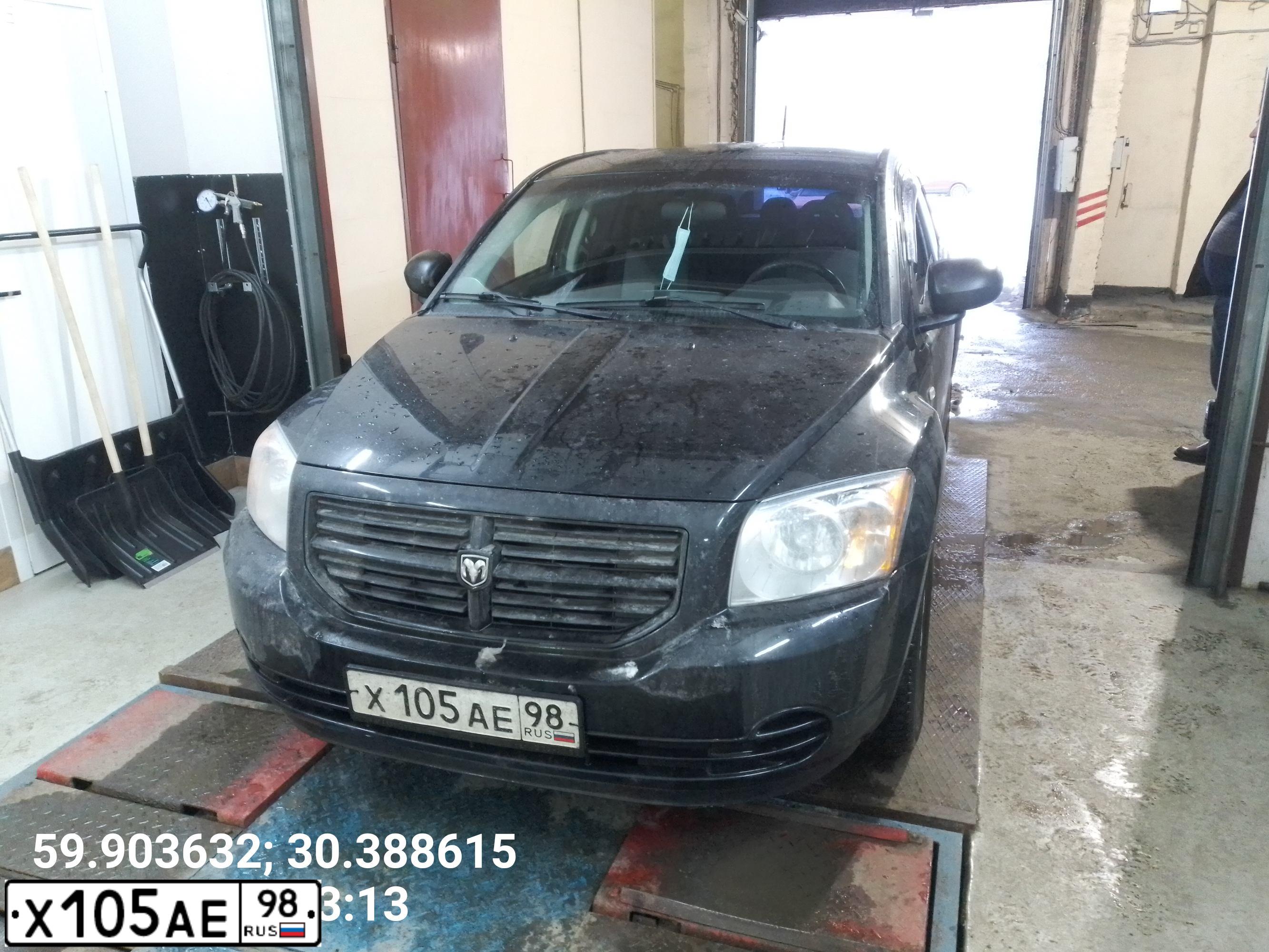 Фото автомобиля DODGE CALIBER, 2008 — госномер У377ВЕ198. Цвет: ЧЕРНЫЙ