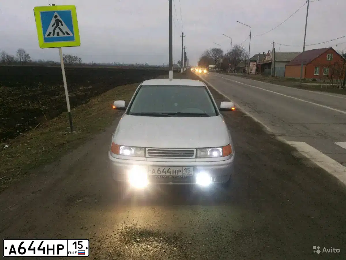 Фото автомобиля LADA 2110, 2002 — госномер А644НР15. Цвет: Светло-Серебристый металлик