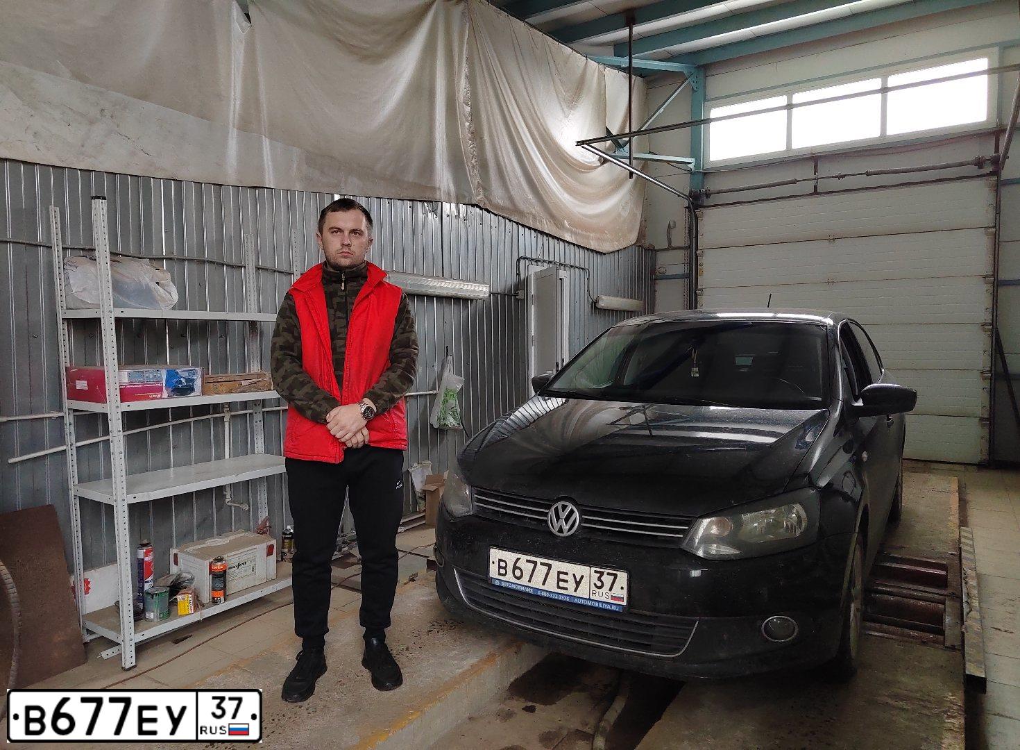 Фото автомобиля VOLKSWAGEN POLO, 2013 — госномер С141АС76. Цвет: ЧЕРНЫЙ