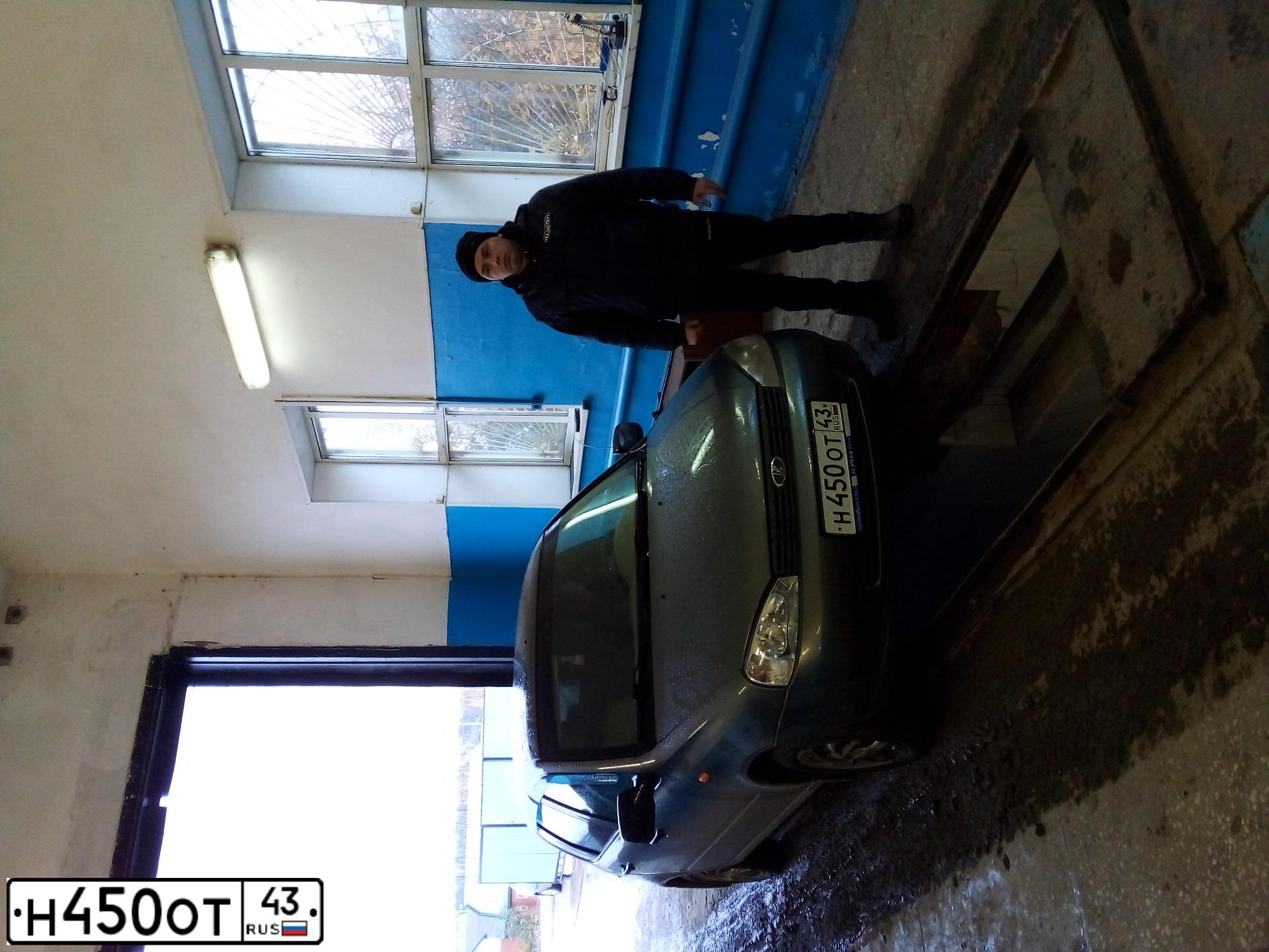 Фото автомобиля LADA 2172 PRIORA, 2012 — госномер У351ОТ174. Цвет: БЕЛЫЙ