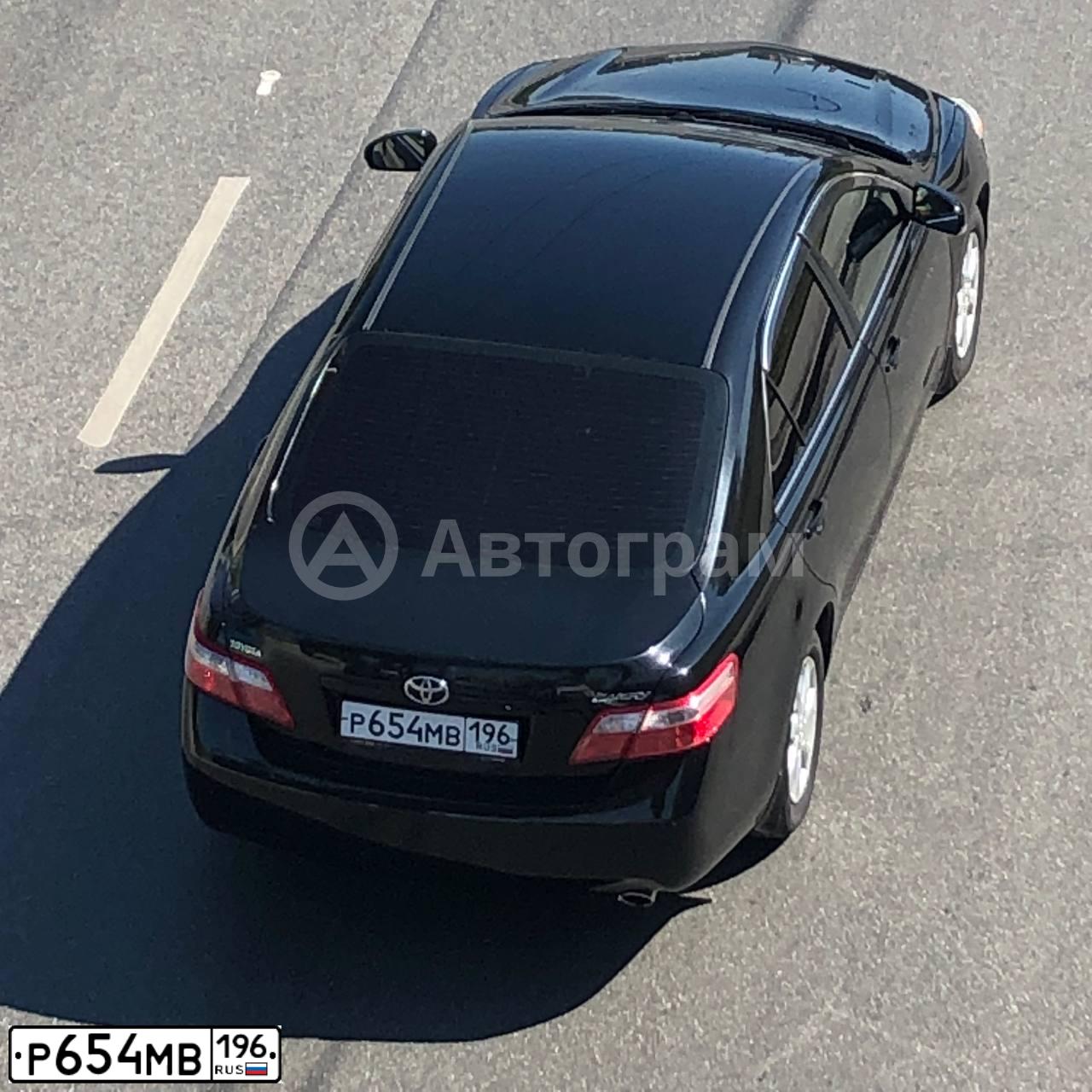 Фото автомобиля TOYOTA CAMRY, 2011 — госномер Р654МВ196. Цвет: ЧЕРНЫЙ