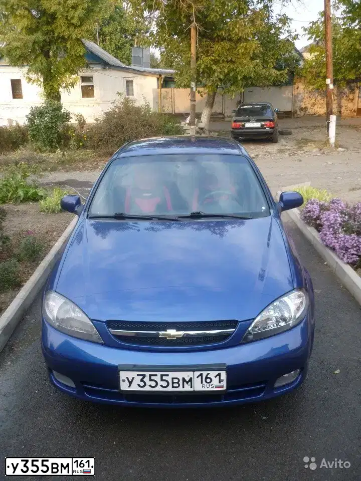 Фото автомобиля CHEVROLET LACETTI, 2008 — госномер У355ВМ161. Цвет: СИНИЙ