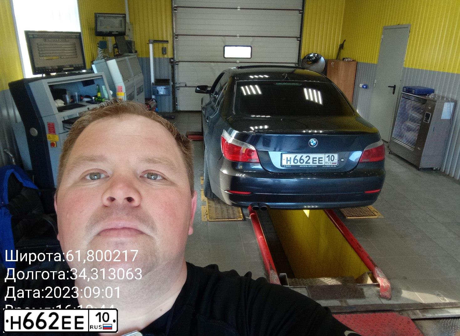 Фото автомобиля BMW 525, 2006 — госномер Н805КЕ10. Цвет: ЧЕРНЫЙ