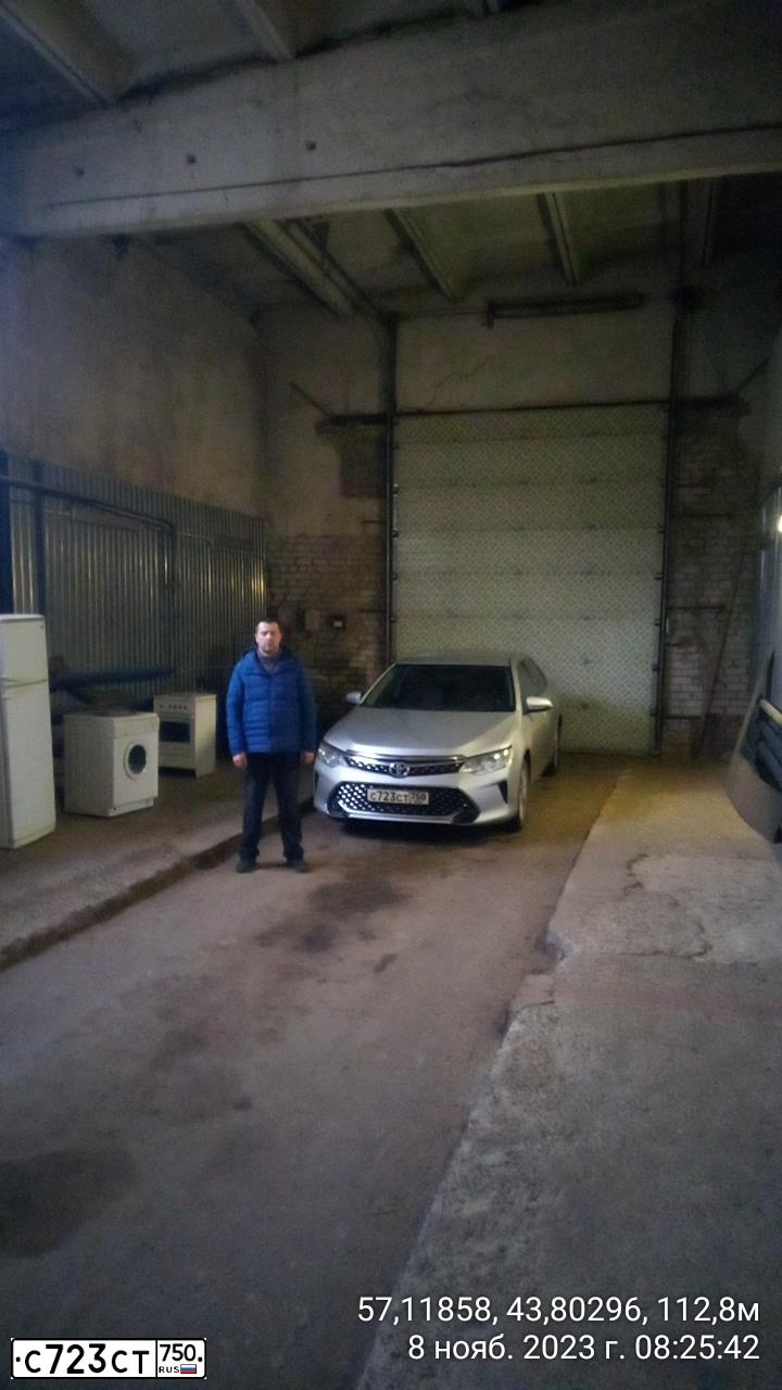 Фото автомобиля TOYOTA CAMRY, 2015 — госномер А203ВС252. Цвет: СЕРЕБРИСТЫЙ МЕТАЛЛИК
