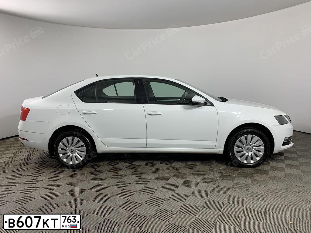 Фото автомобиля SKODA OCTAVIA, 2019 — госномер Р704ВС159. Цвет: БЕЛЫЙ ЖЕЛТЫЙ СЕРЫЙ