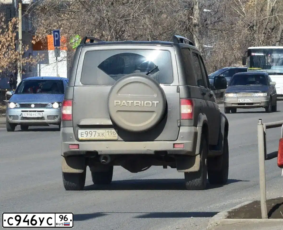 Фото автомобиля FIAT ALBEA, 2011 — госномер С946УС96. Цвет: СЕРЫЙ