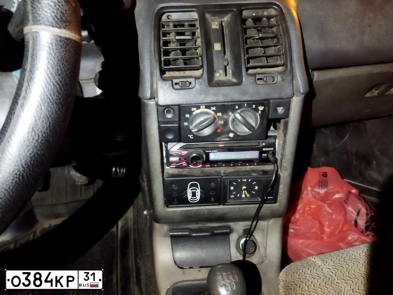 Фото автомобиля LADA 2110, 1999 — госномер М277ММ31. Цвет: КРАСНО-КОРИЧНЕВЫЙ