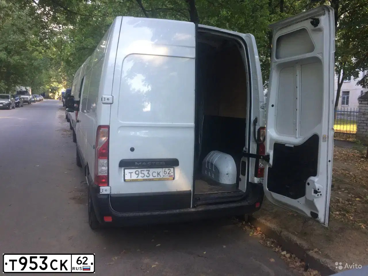 Фото автомобиля RENAULT MASTER, 2015 — госномер Н640ТУ62. Цвет: Белый