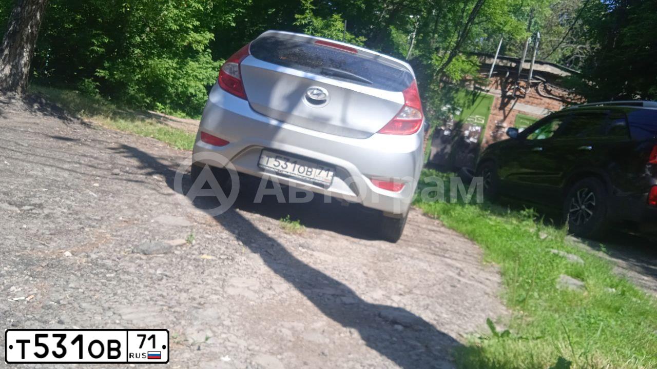 Фото автомобиля HYUNDAI SOLARIS, 2012 — госномер Т531ОВ71. Цвет: Серебристый