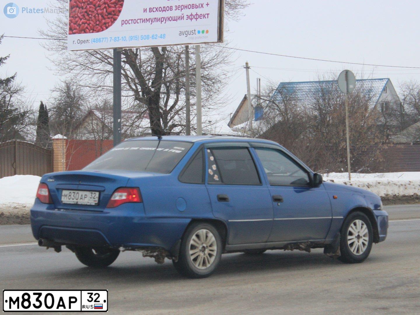 Фото автомобиля DAEWOO NEXIA, 2011 — госномер М830АР32. Цвет: СИНЕ-ГЛАЗУРИСТЫЙ