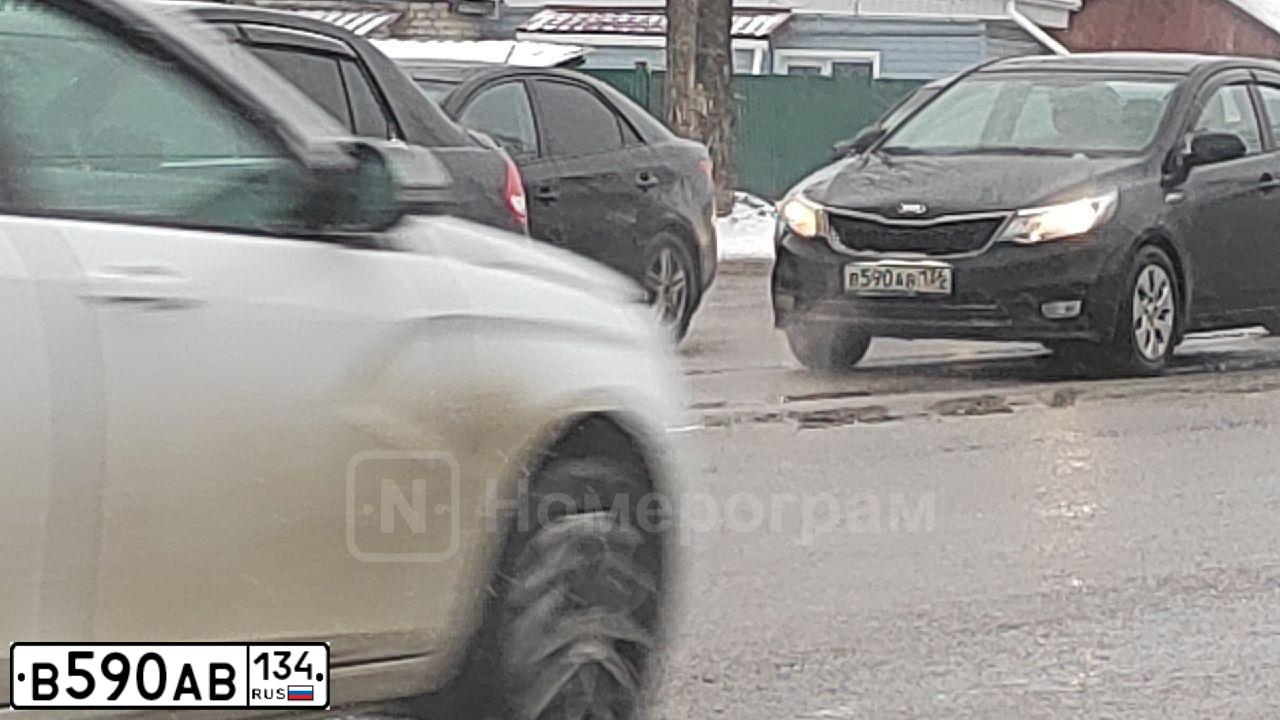 Фото автомобиля MERCEDES GL-KLASSE, 2014 — госномер М990НС33. Цвет: ЧЕРНЫЙ