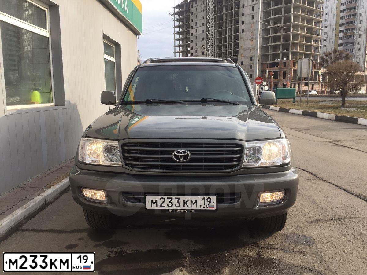 Фото автомобиля TOYOTA LAND CRUISER 100, 2000 — госномер А981НО03. Цвет: СЕРЫЙ