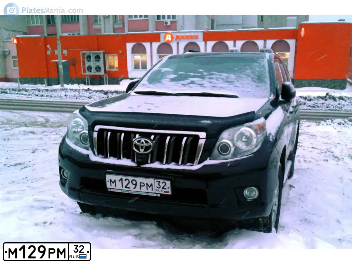 Фото автомобиля TOYOTA LANDCRUISER, 2013 — госномер Е722ВН57. Цвет: ЧЕРНЫЙ