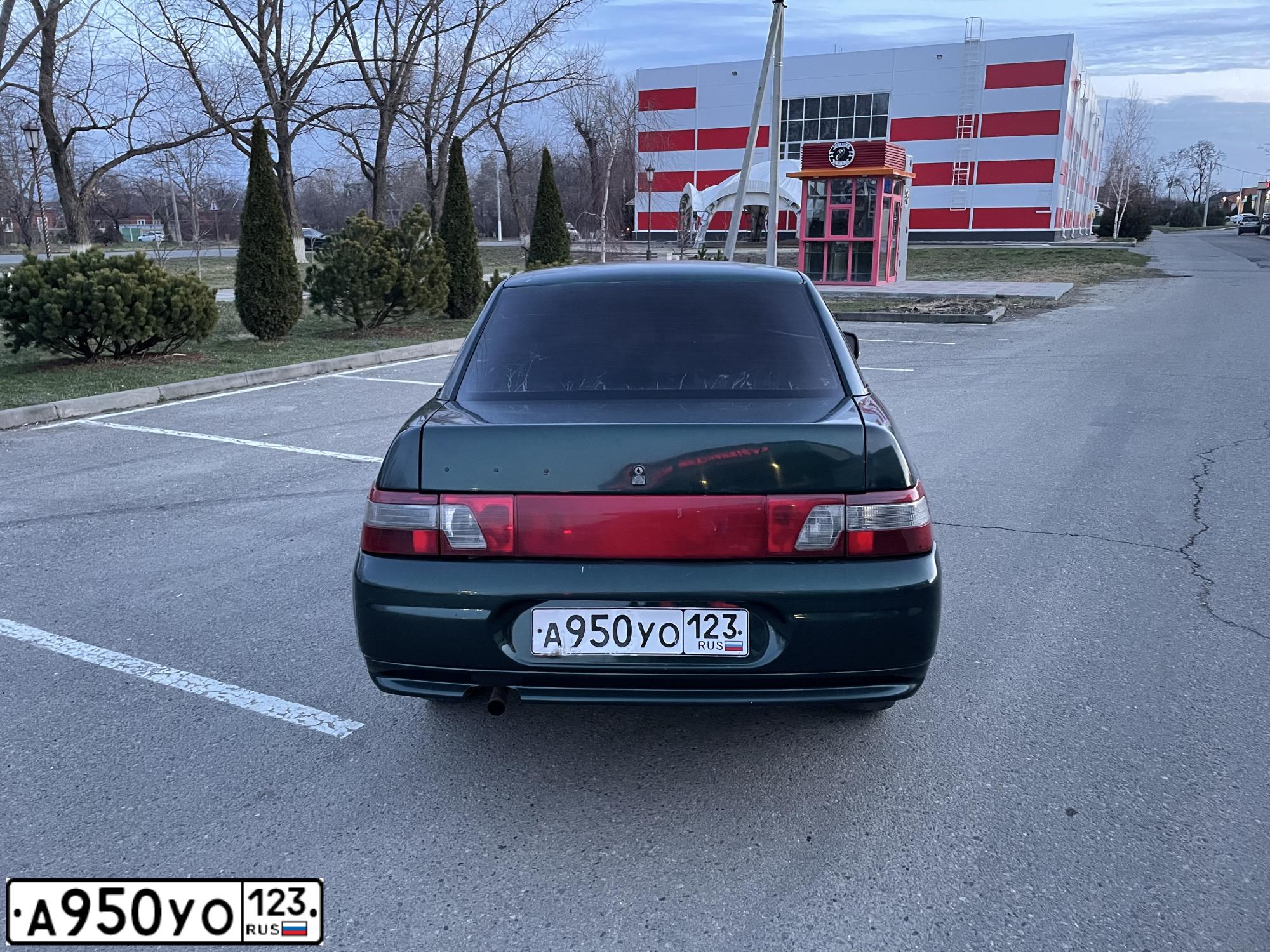 Фото автомобиля LADA 2110, 2002 — госномер Н122ТУ193. Цвет: Темно-зеленый
