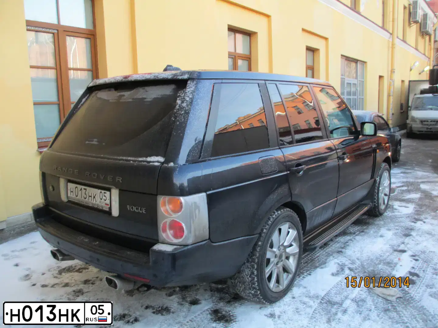 Фото автомобиля ЛАНД РОВЕР РЭЙНДЖ РОВЕР, 2004 — госномер Н321ТР82. Цвет: синий