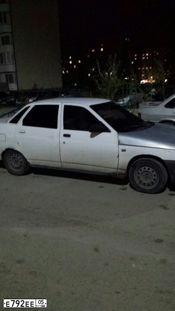Фото автомобиля LADA 2110, 2001 — госномер Е792ЕЕ05. Цвет: ЯРКО-БЕЛЫЙ