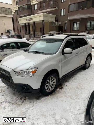 Фото автомобиля MITSUBISHI ASX, 2013 — госномер У104СС48. Цвет: Белый