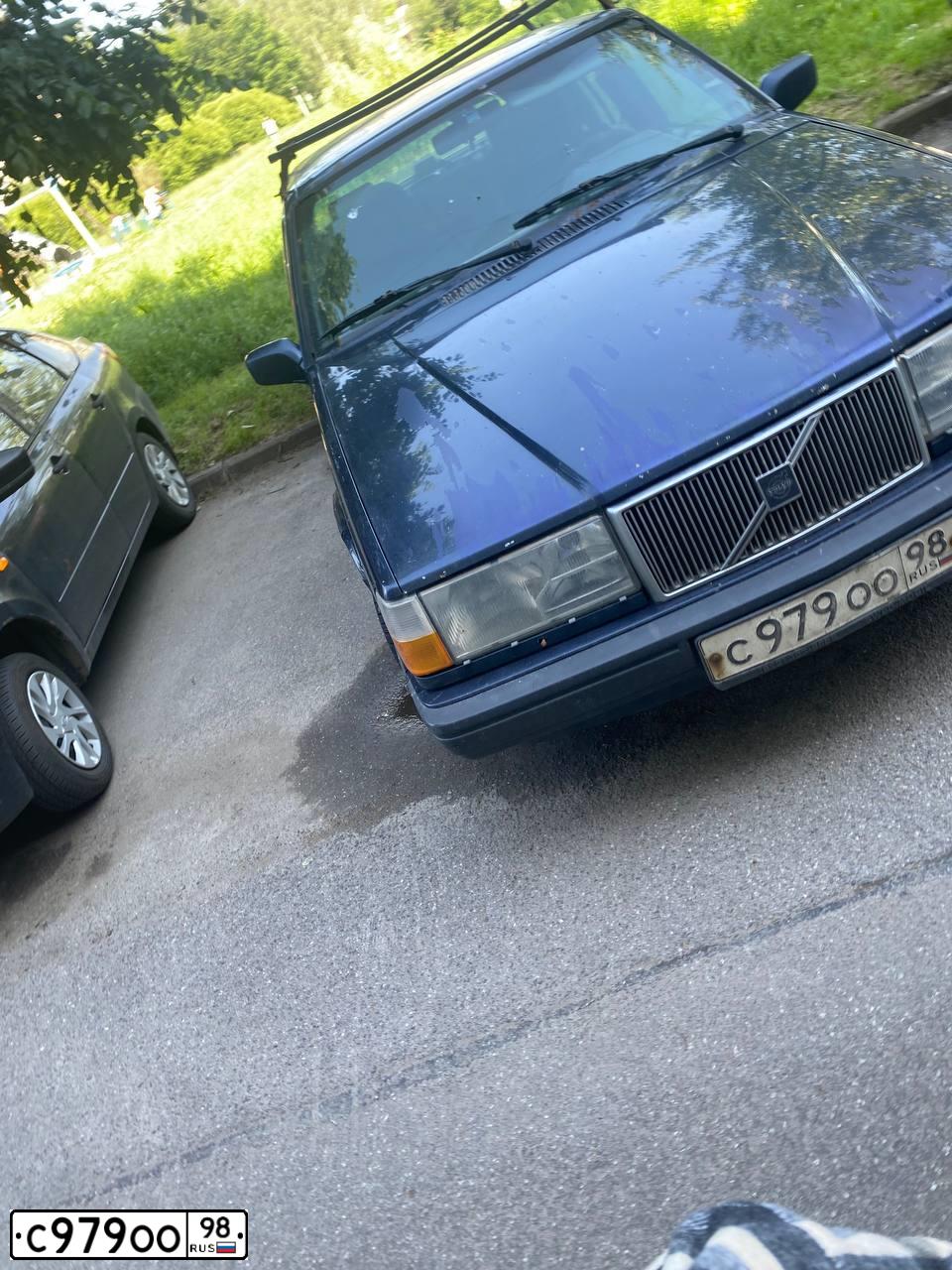 Фото автомобиля VOLVO 900-SERIE, 1997 — госномер О979ОО98. Цвет: ТЕМНО-СИНИЙ