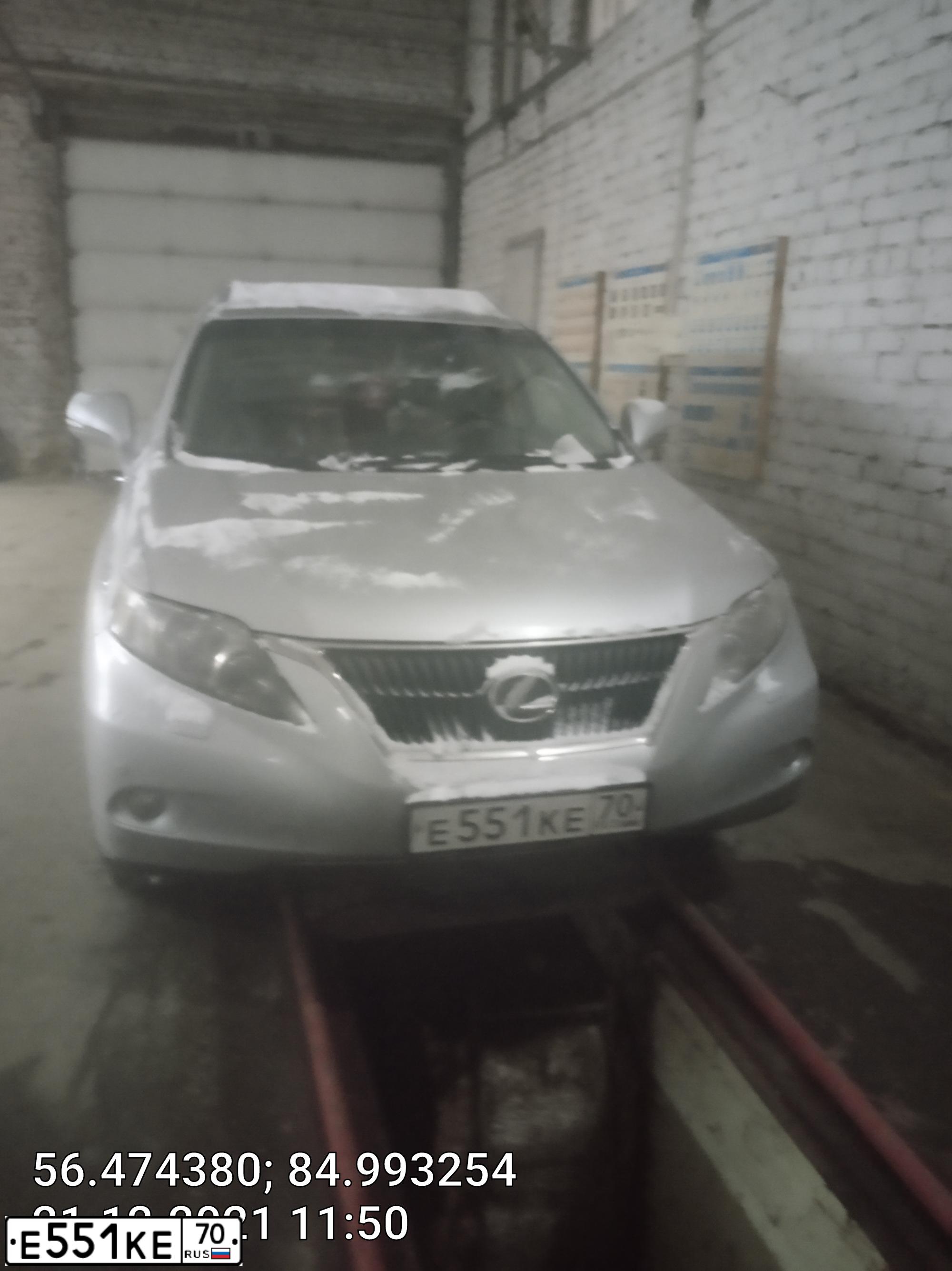 Фото автомобиля LEXUS RX, 2010 — госномер Е551КЕ70. Цвет: серебристый